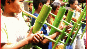 alat-musik-tradisional-sulawesi-selatan-pa'pompang alat-musik-tradisional-sulawesi-selatan-pa-pompang